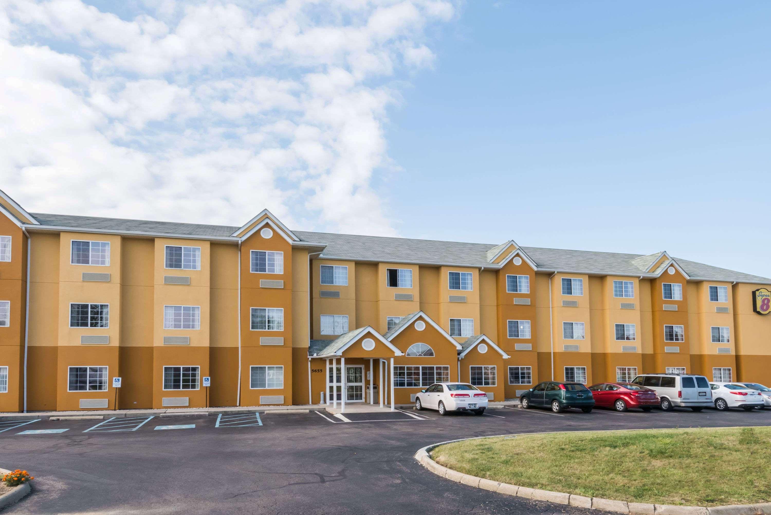 Super 8 By Wyndham Columbus West Hotel Exterior foto